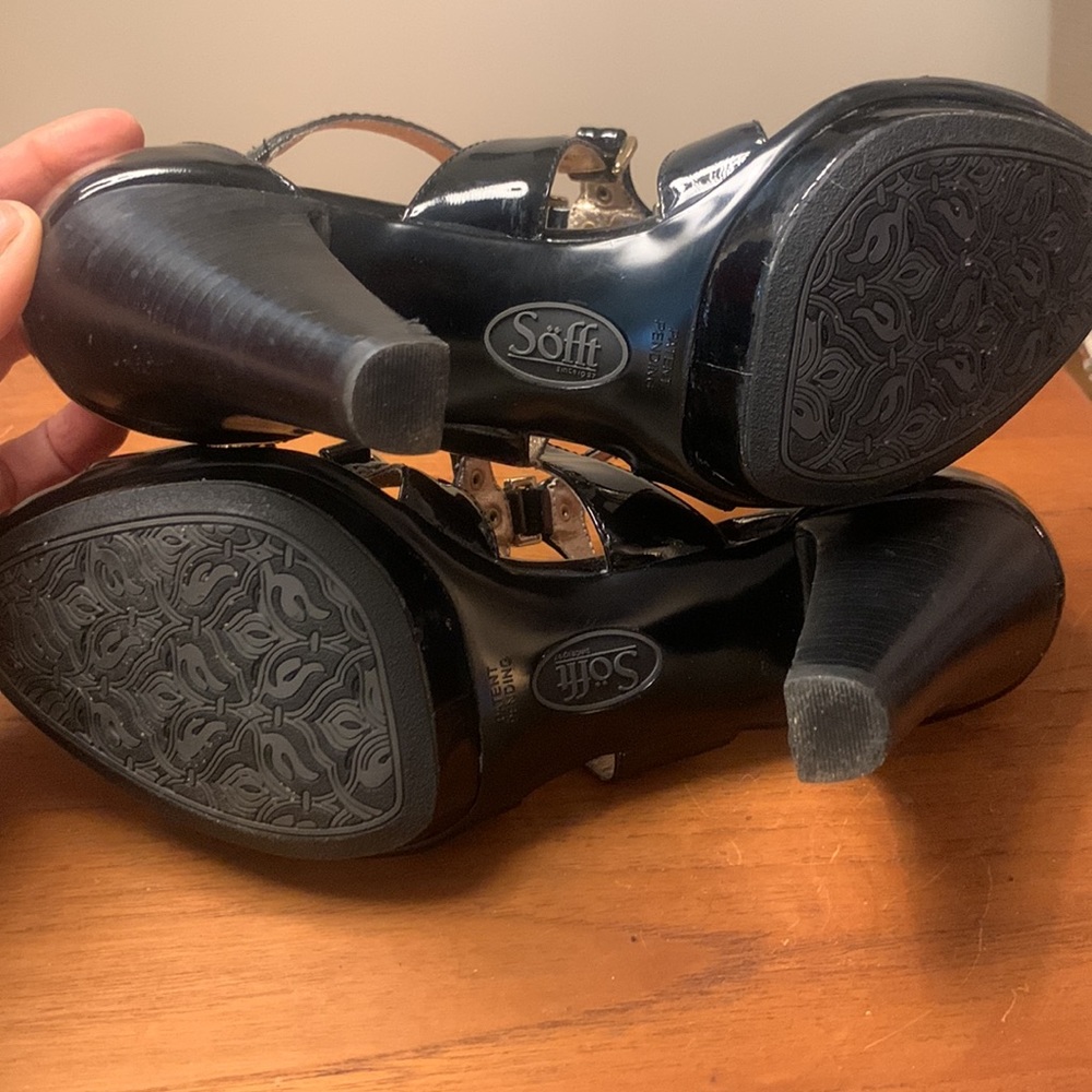 SOFFT BLACK PATENT LEATHER PLATFORM CAGE GLADIATOR SANDALS GOLD STUDS - Picture 12 of 16